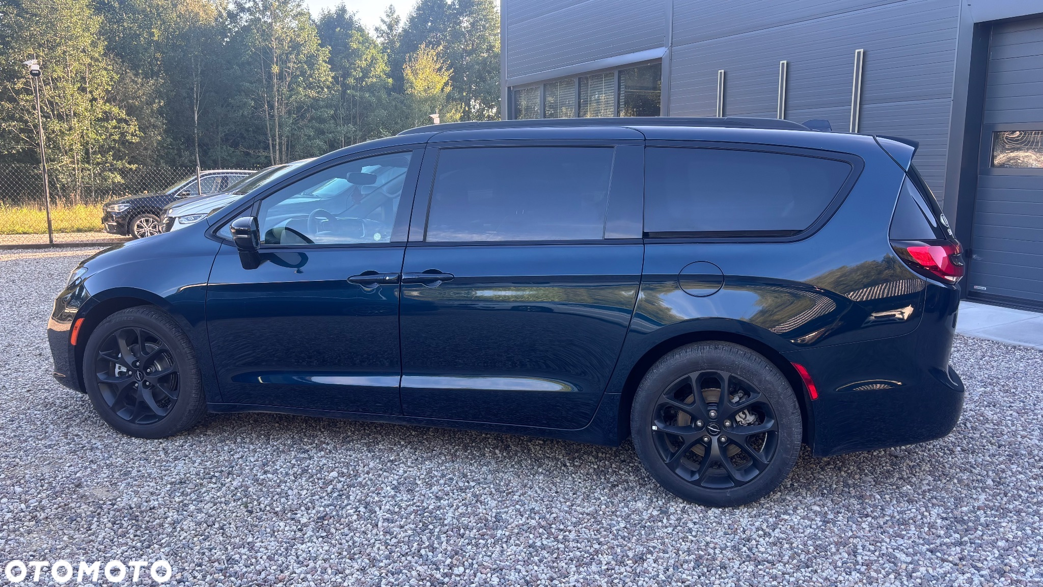 Chrysler Pacifica - 10
