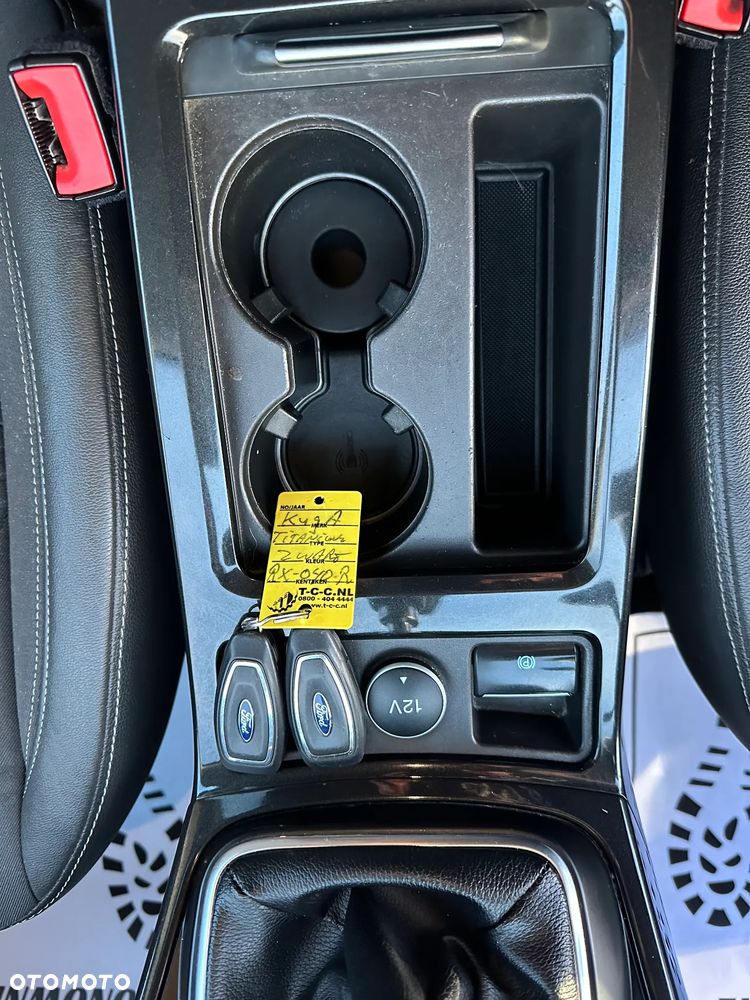 Ford Kuga 1.5 EcoBoost 2x4 Titanium - 34
