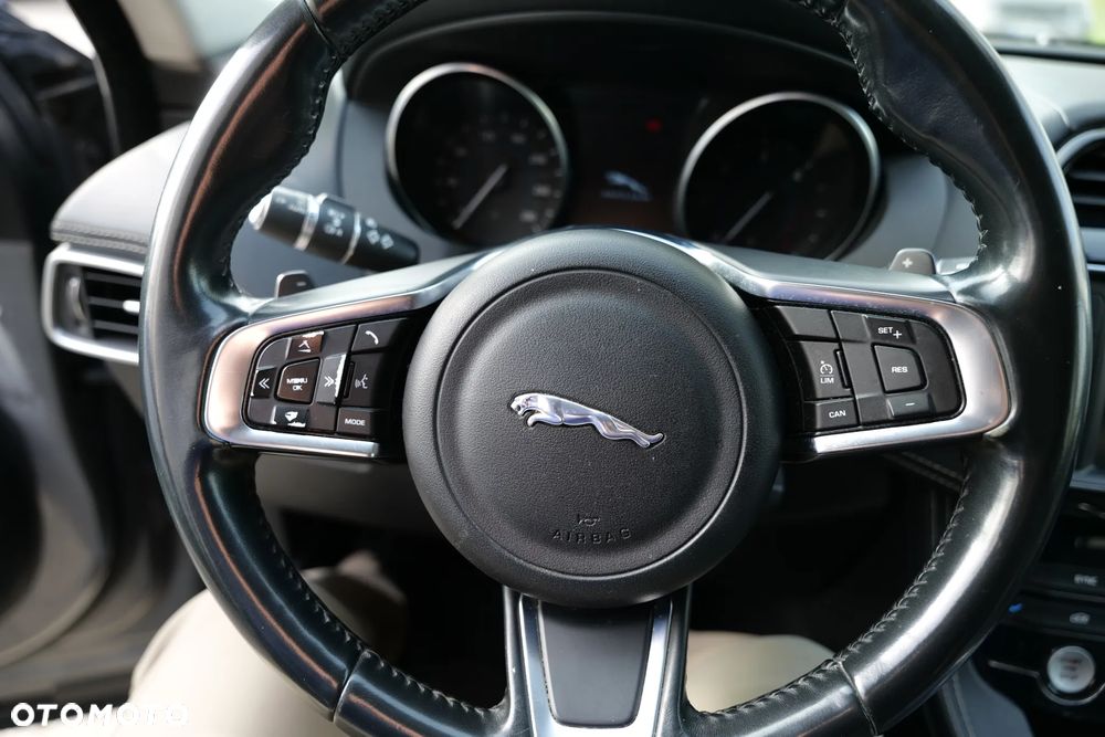 Jaguar F-Pace 2.0 i4D AWD Prestige - 25