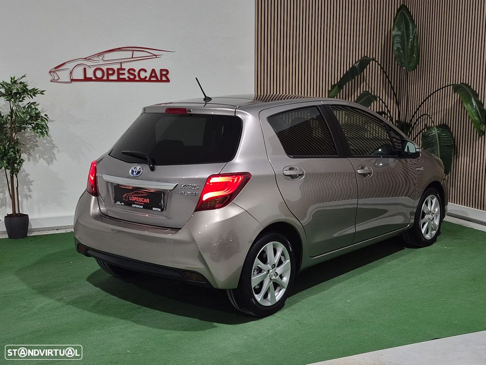 Toyota Yaris 1.5 HSD Comfort +P.Style+P.Techno - 6