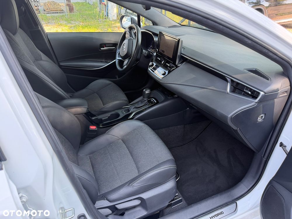 Toyota Corolla 2.0 Hybrid Executive - 7