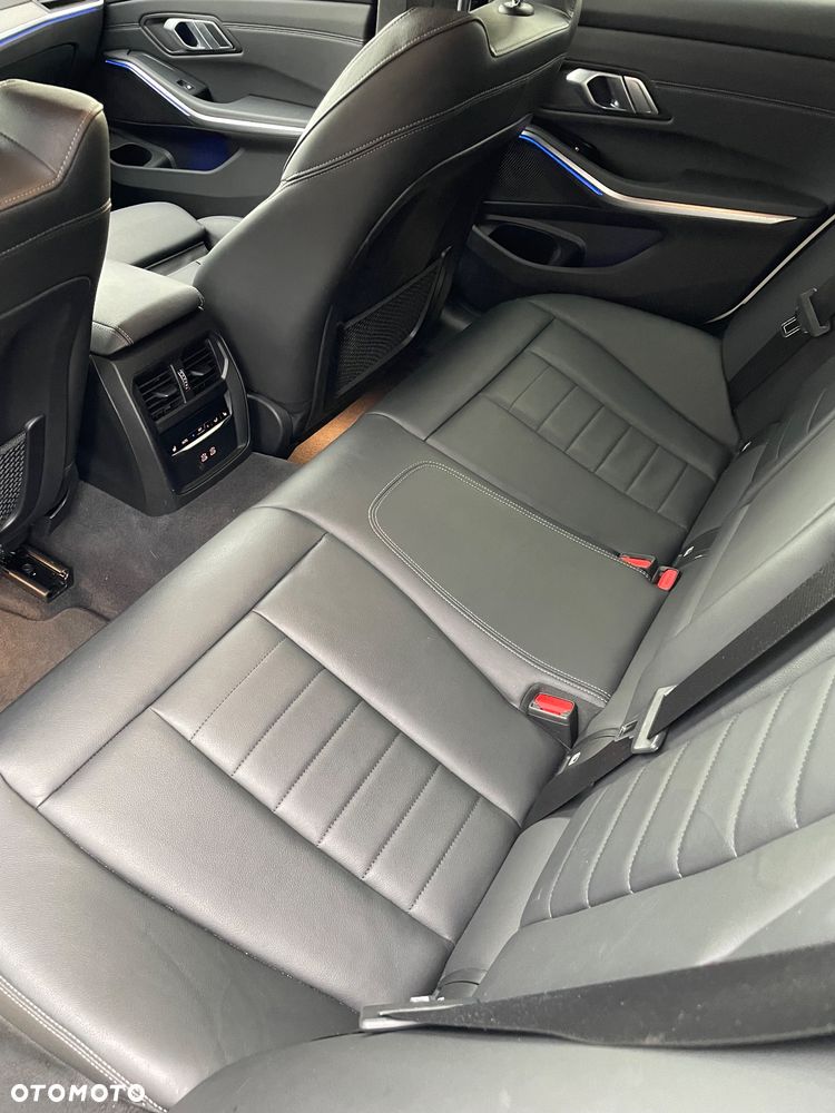BMW Seria 3 320d M Sport sport - 30