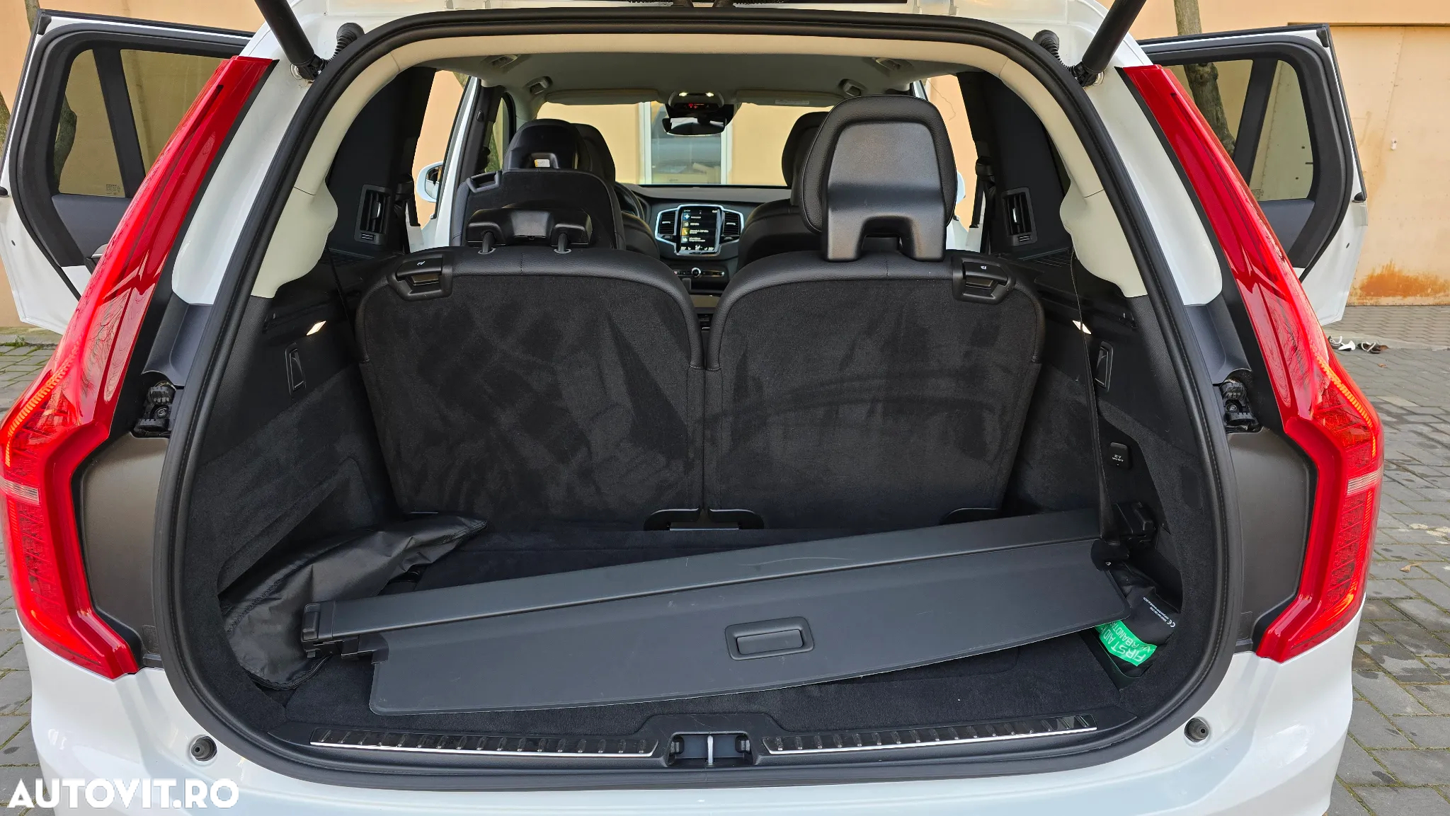 Volvo XC 90 T8 AWD Recharge Geartronic Inscription Expression - 26