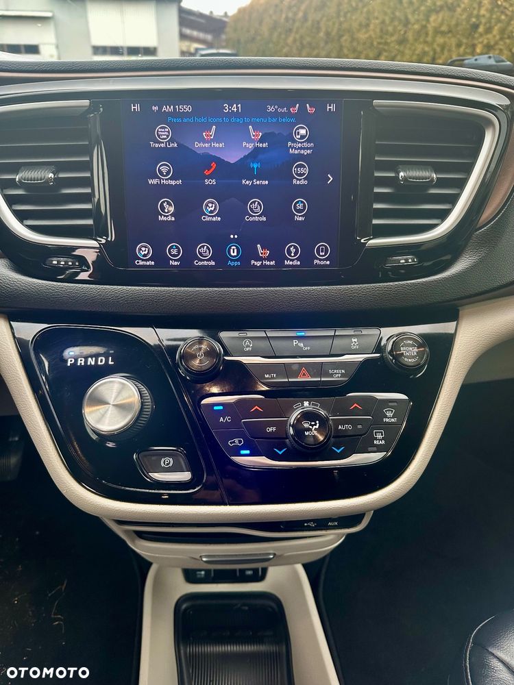 Chrysler Pacifica - 7