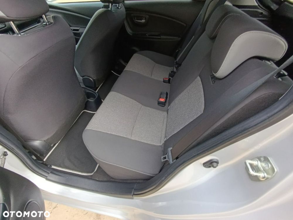 Toyota Yaris - 18