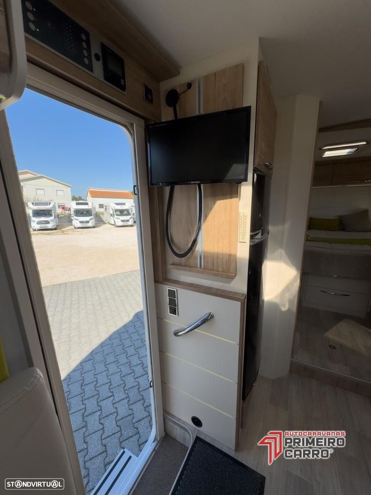 Bavaria Style I740 c.central e basculante - 13