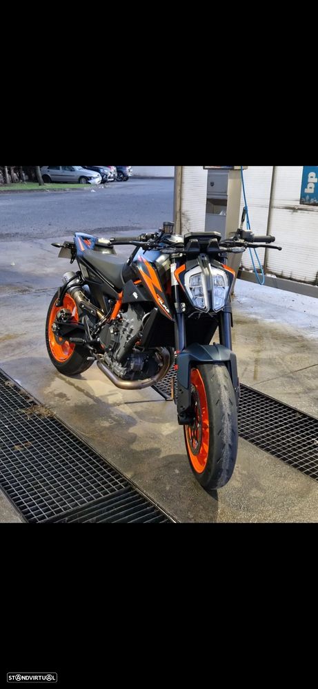 KTM Duke R - 3