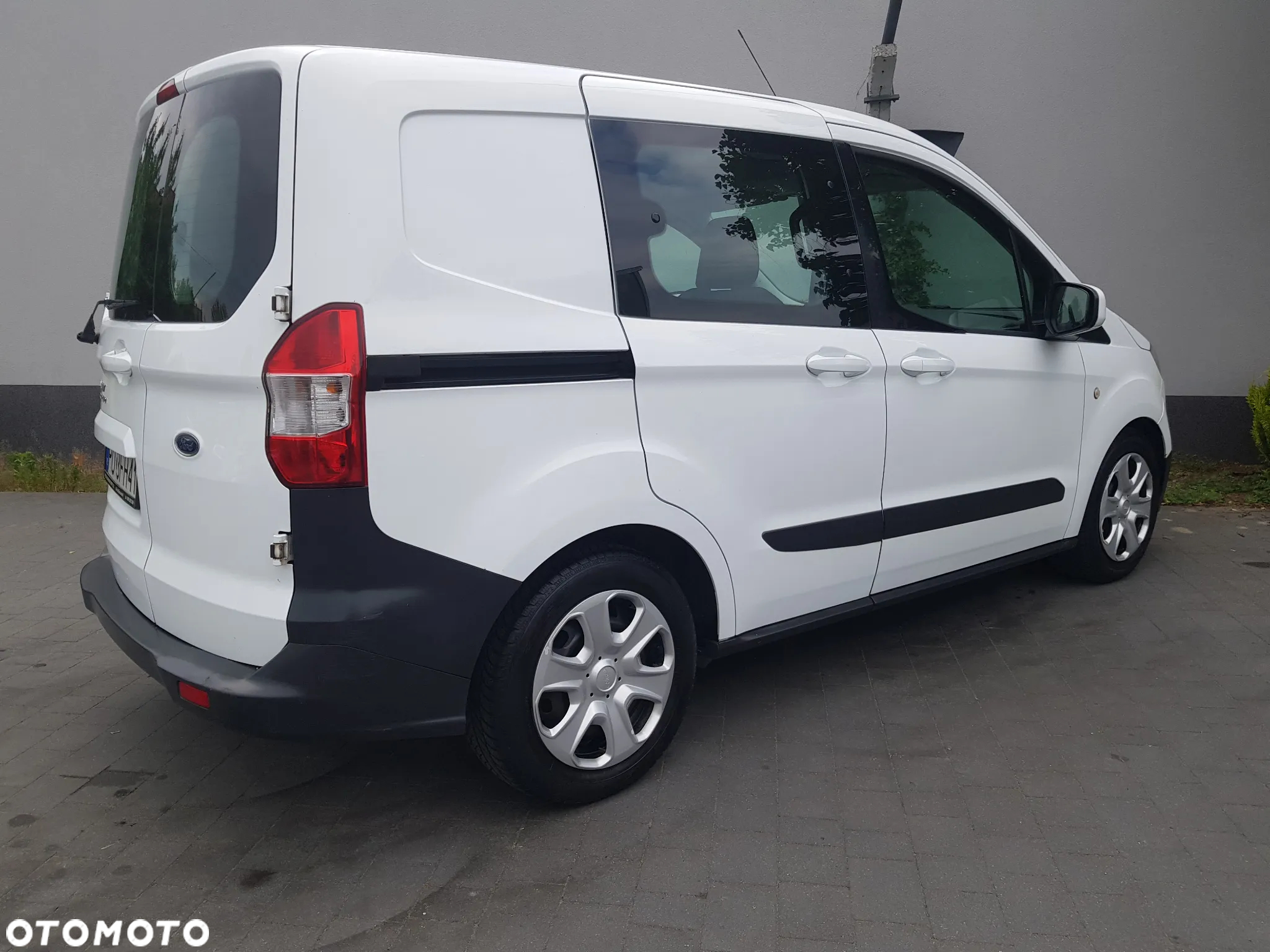 Ford Tourneo Courier 1.5 TDCi Trend - 27