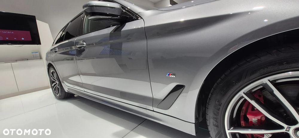 BMW Seria 5 520d xDrive Touring M Sport Edition - 22