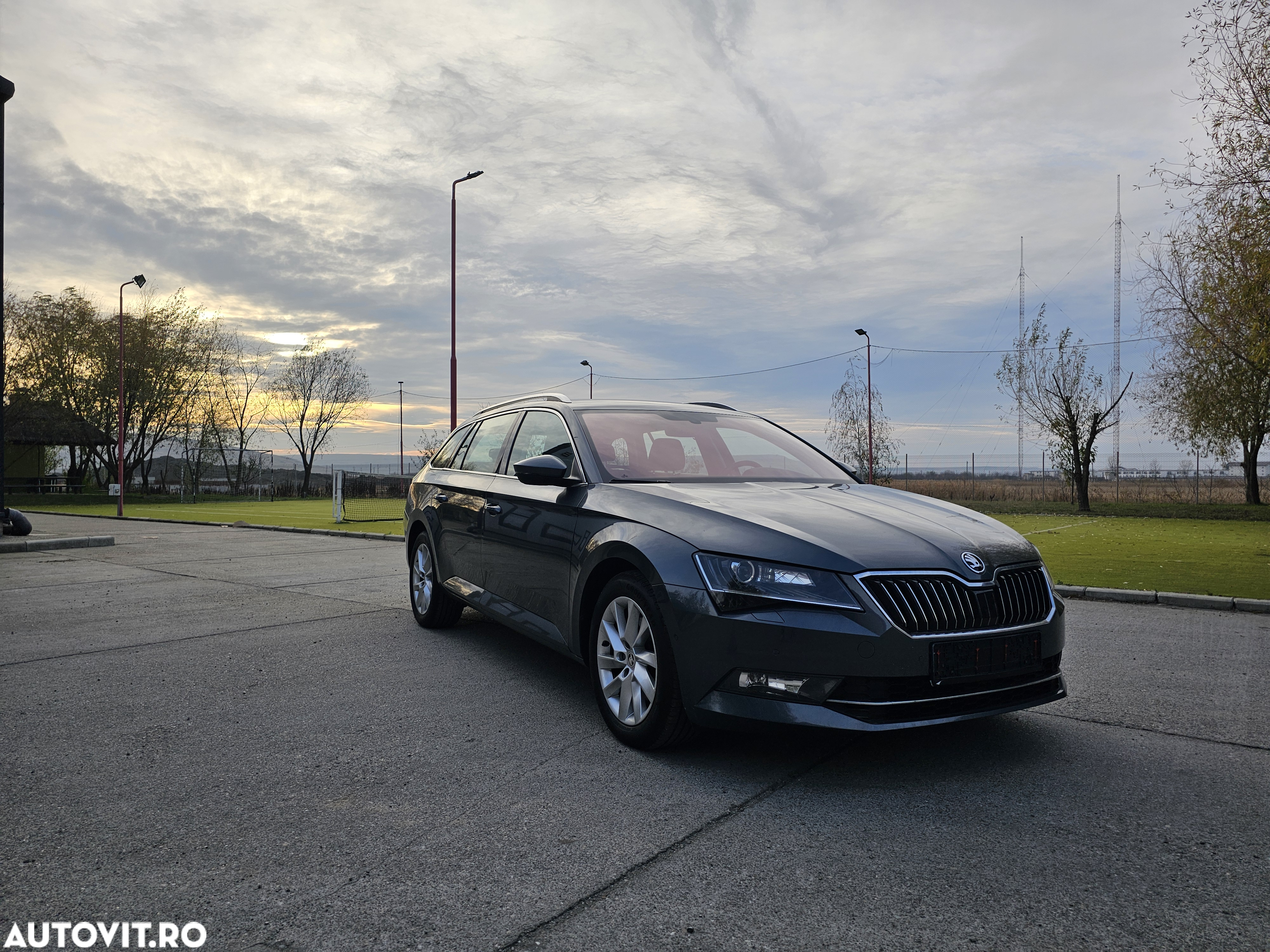 Skoda Superb Combi 1.5 TSI ACT DSG Style - 2