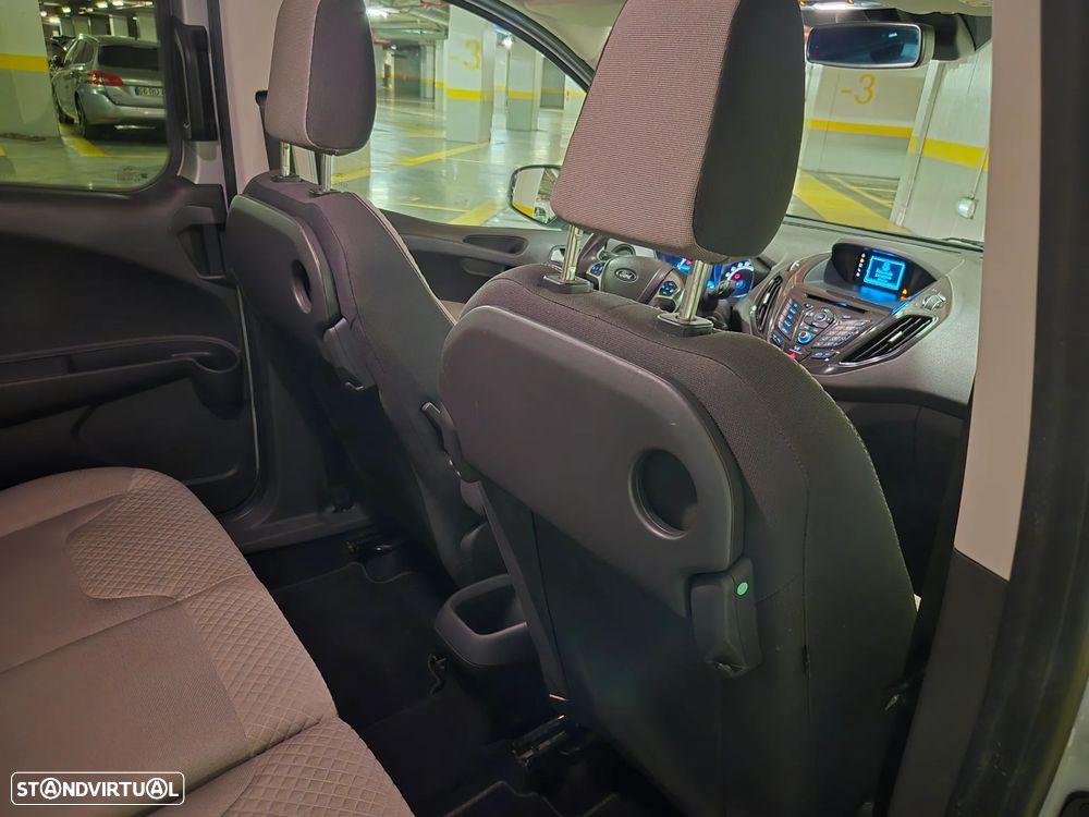 Ford Tourneo Courier 1.0 EcoBoost Titanium - 32