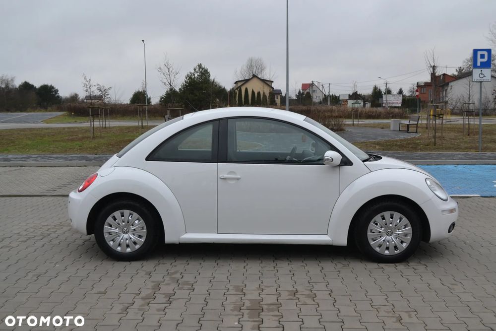Volkswagen New Beetle - 28