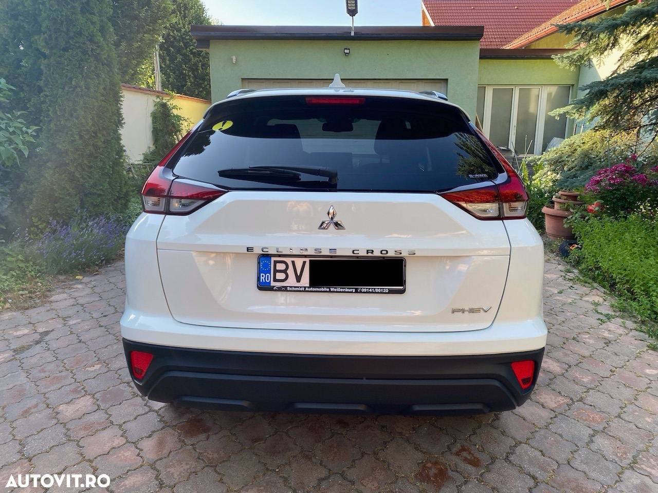 Mitsubishi Eclipse-Cross PHEV Invite - 4