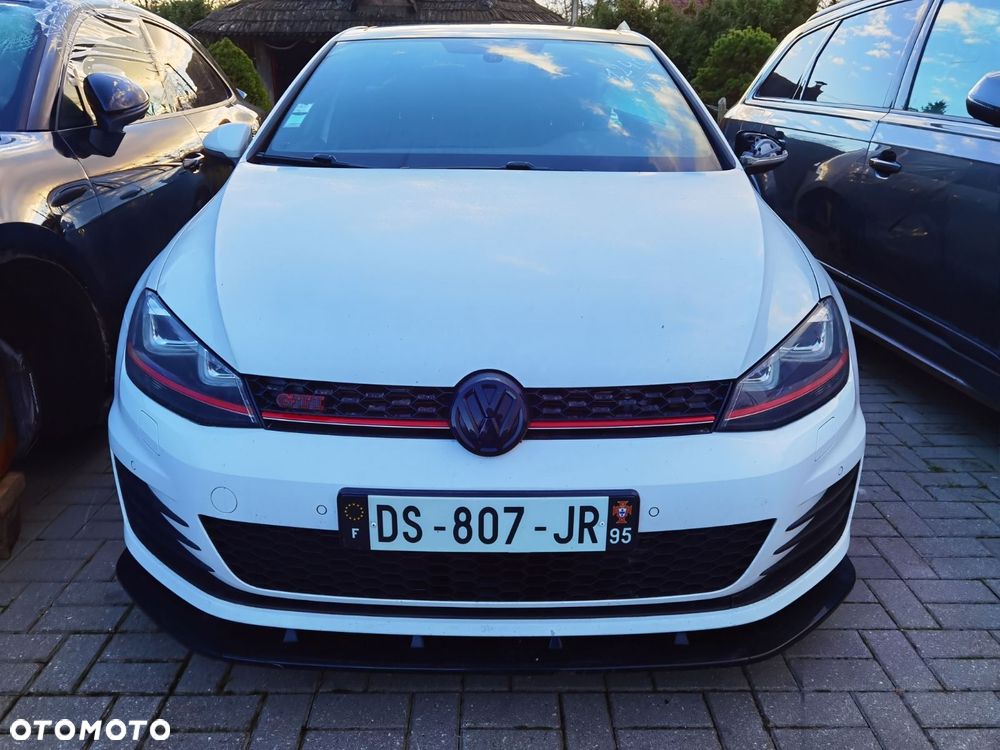 Volkswagen Golf GTI Performance BlueMotion Technology DSG - 2