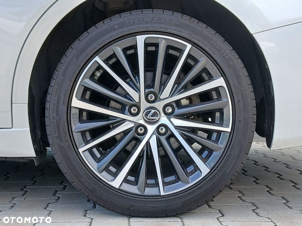 Lexus ES 300h Business Edition - 20