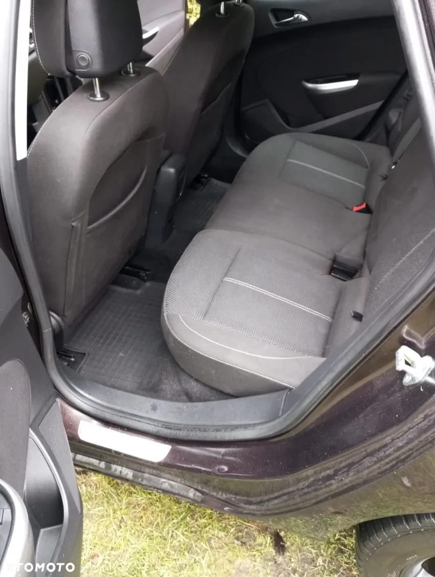 Opel Astra IV 2.0 CDTI Cosmo - 8