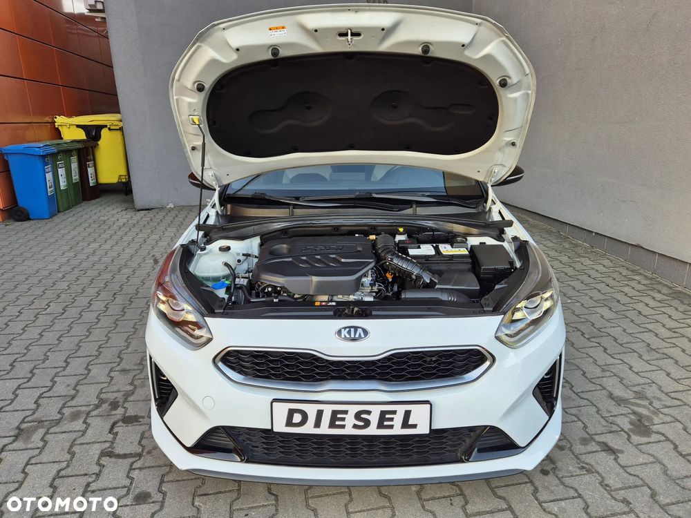Kia ProCeed 1.6 CRDi GT Line DCT - 34