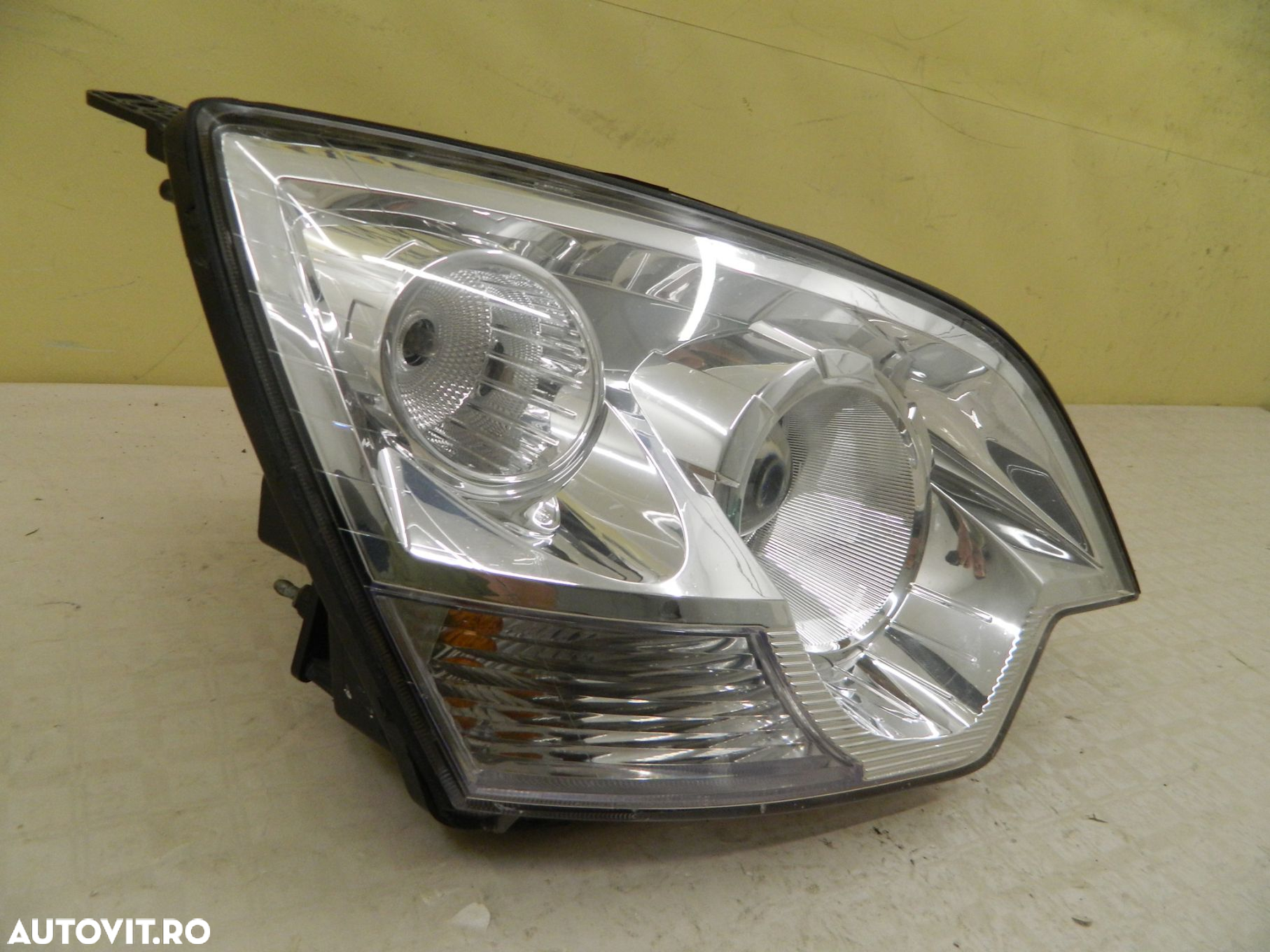 Far dreapta Opel Antara Xenon, 2006, 2007, 2008, 2009, 2010, 2011, 2012, 2013, 2014, 2015. - 4