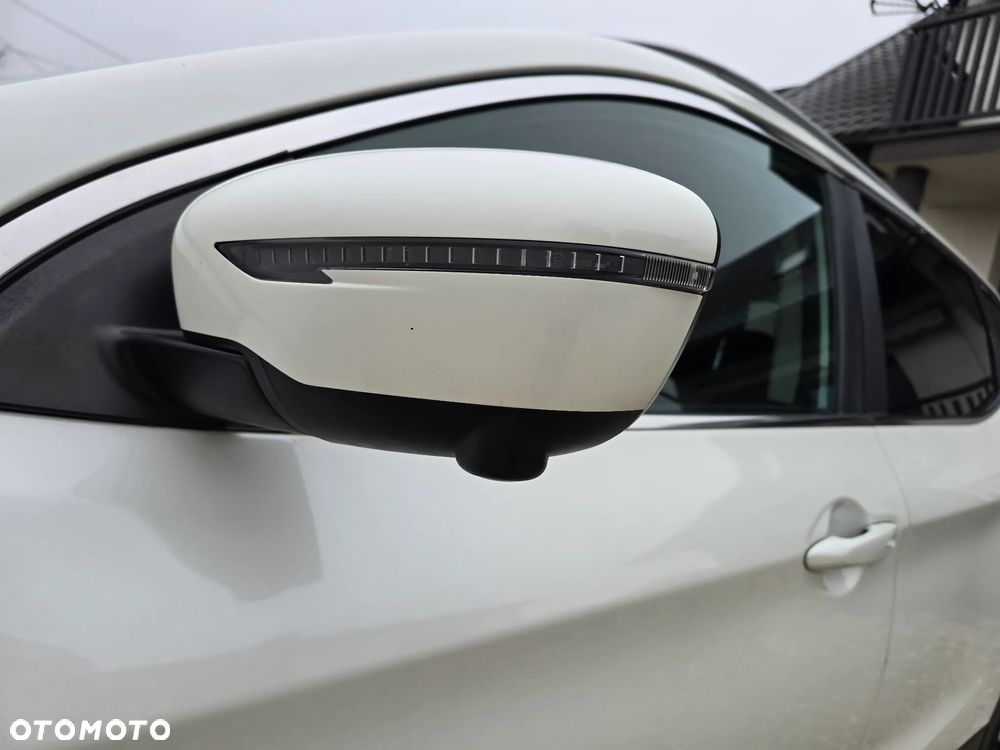 Nissan Qashqai 1.6 DCi 4x4 N-Connecta - 9