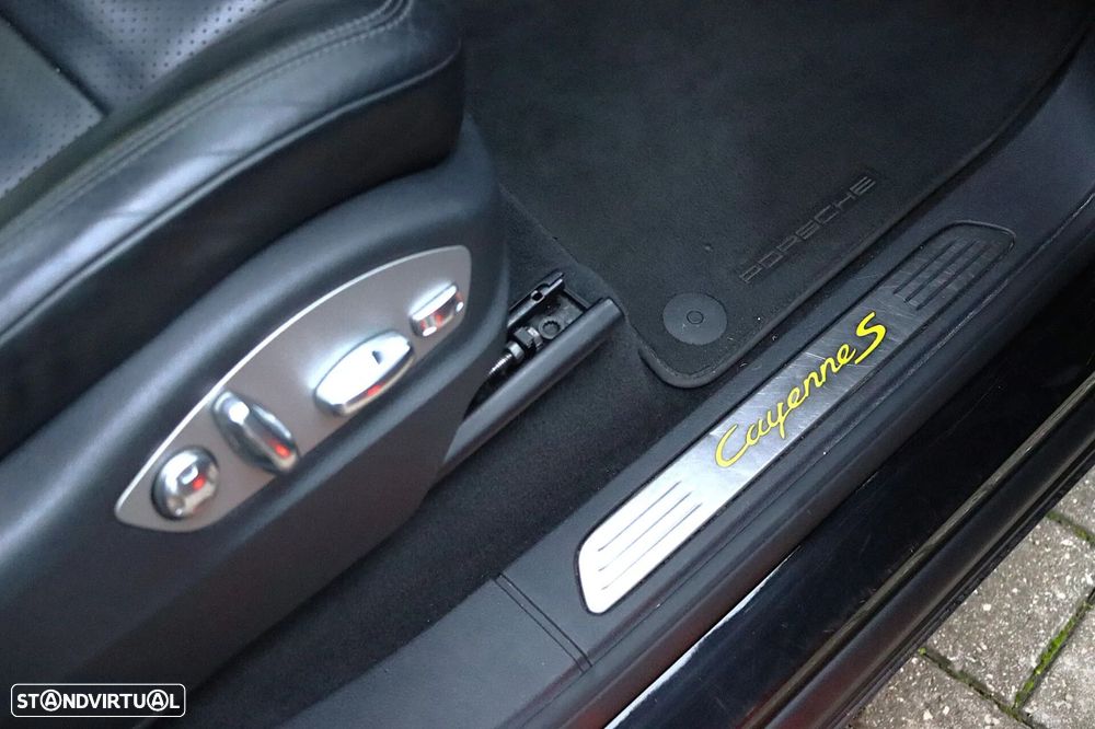 Porsche Cayenne S E-Hybrid - 32