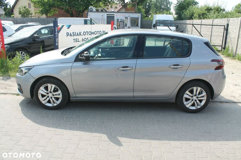 Peugeot 308 - 8