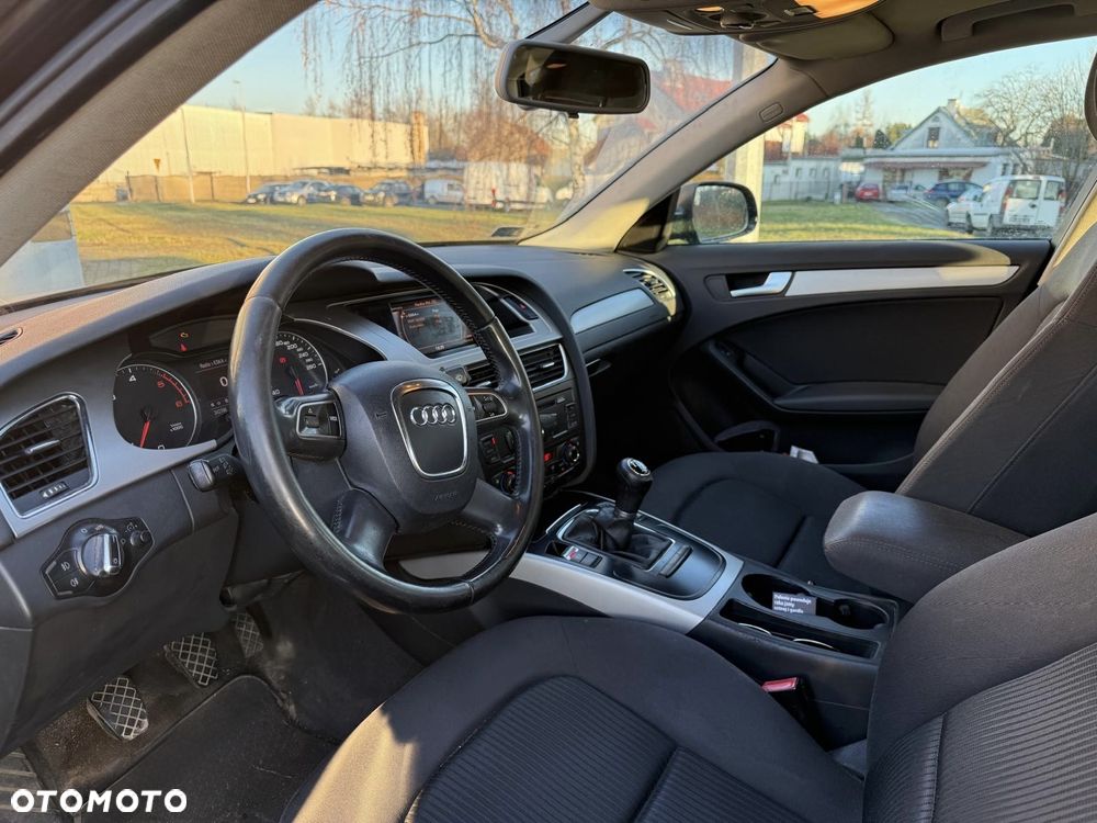 Audi A4 Limousine - 12