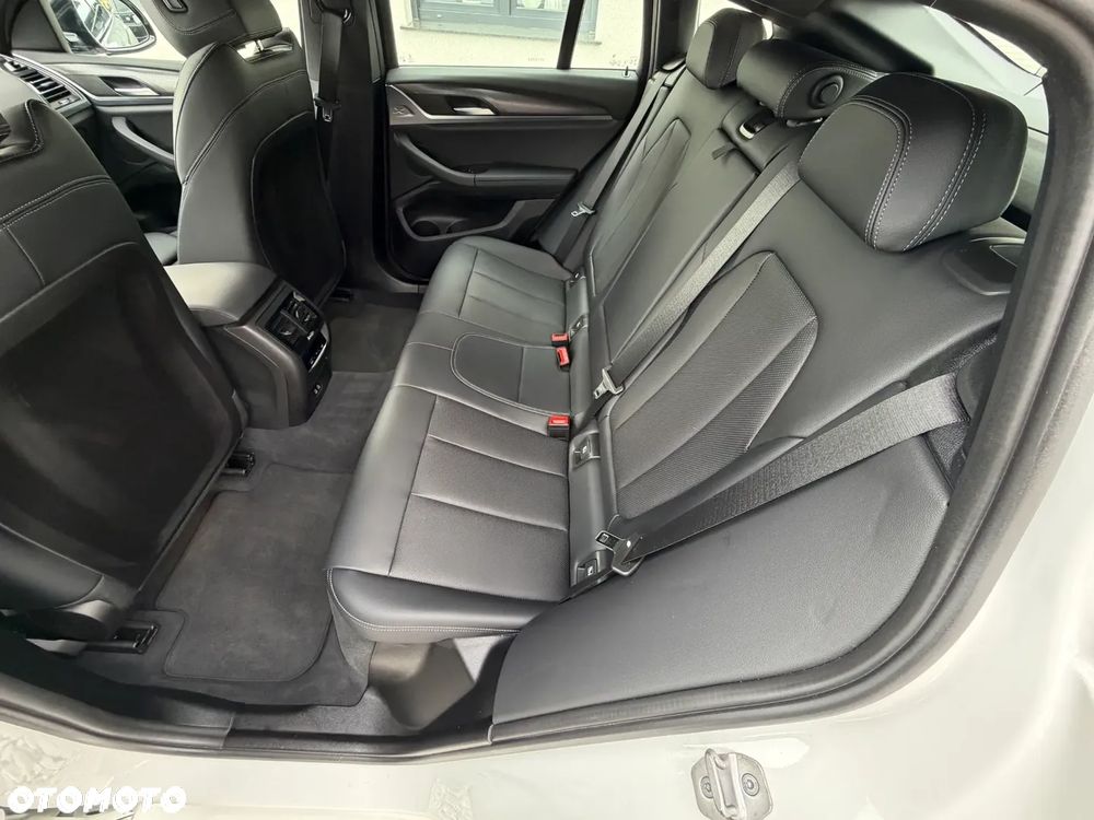 BMW X3 - 32