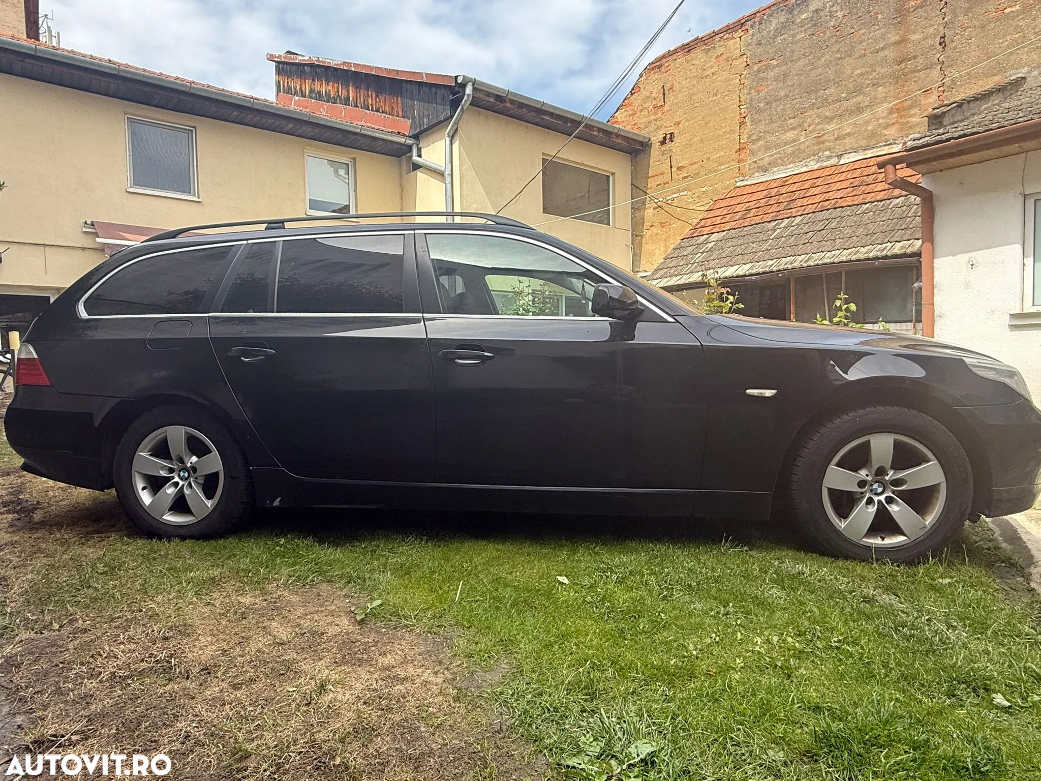BMW Seria 5 520d Touring - 10