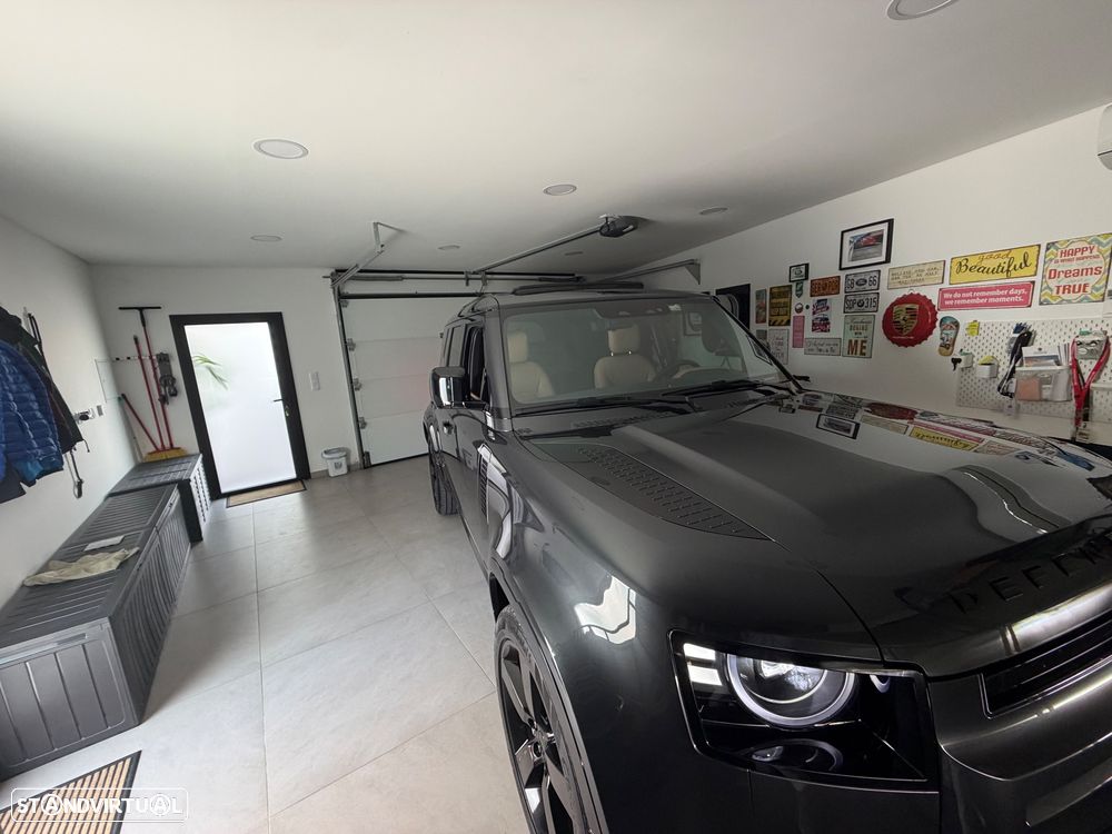 Land Rover Defender - 2