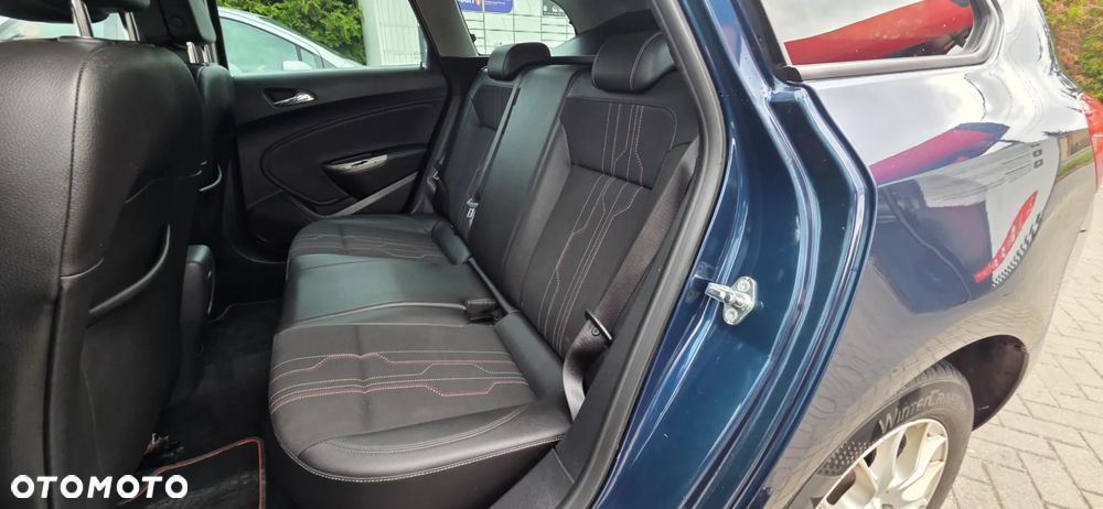Opel Astra 1.6 Turbo 150 Jahre - 31