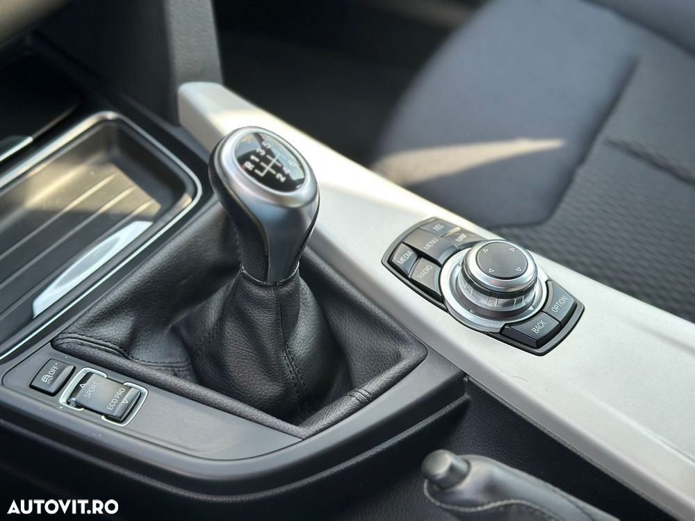 BMW Seria 3 318d Luxury Line - 28