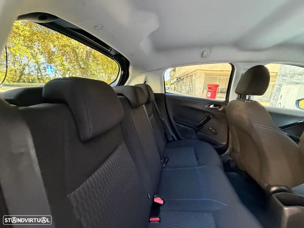 Peugeot 208 1.2 PureTech Style - 26