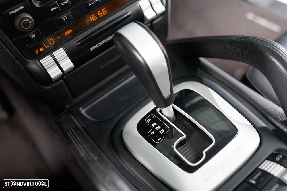 Porsche Cayenne Tiptronic S - 12