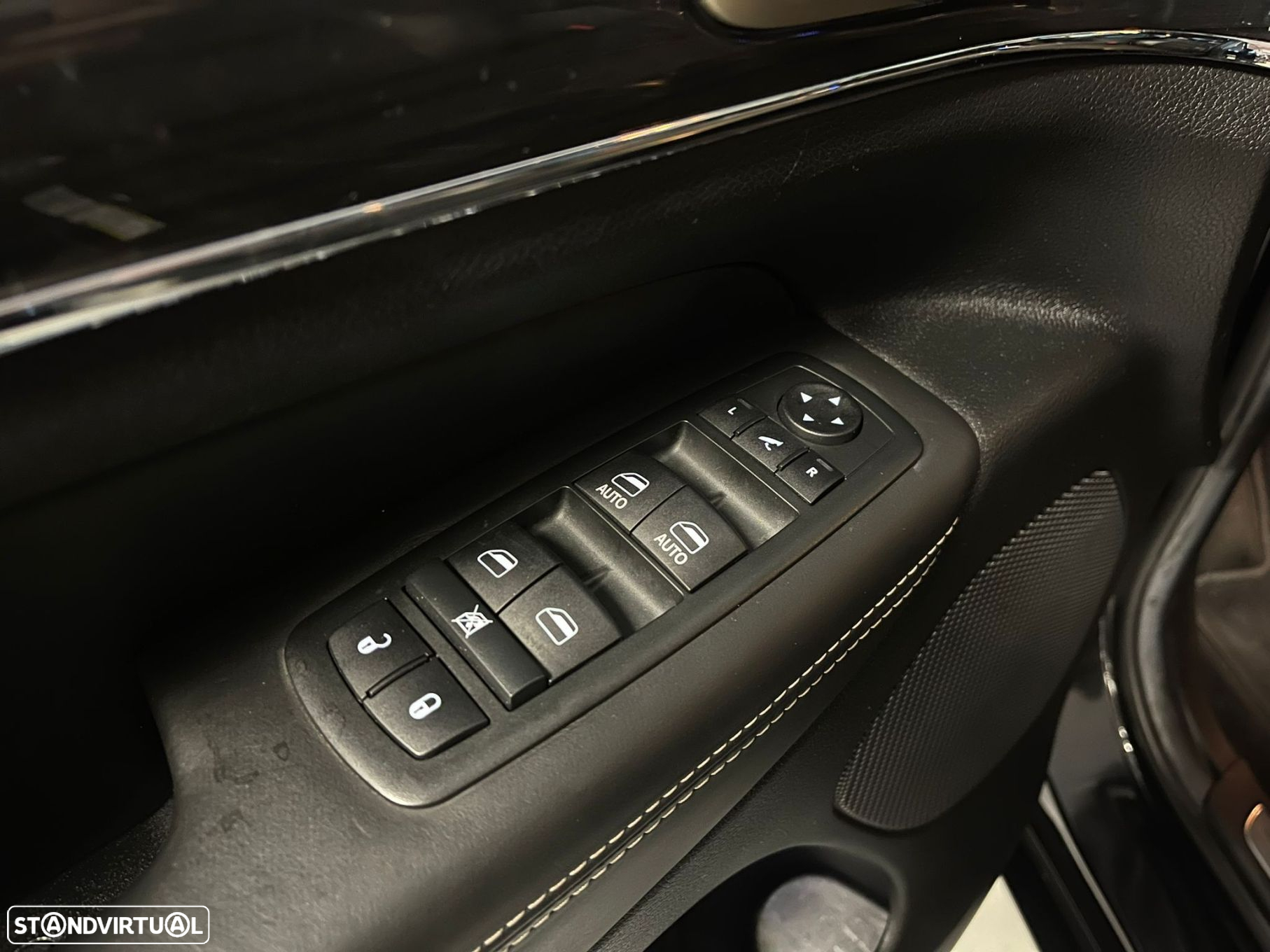Jeep Grand Cherokee 3.0 CRD V6 Overland - 10