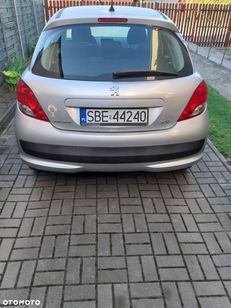 Peugeot 207 - 3