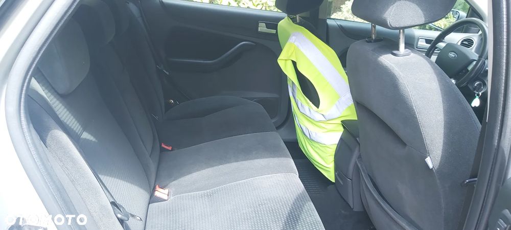 Ford Focus TDCi Ghia - 11