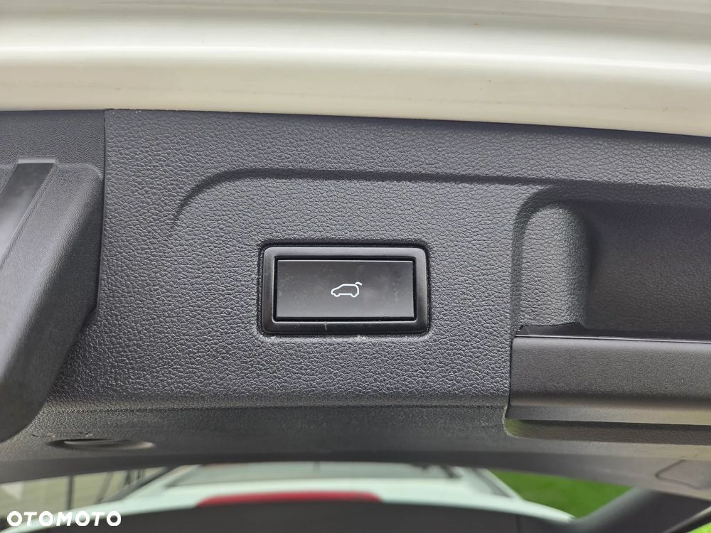 Volkswagen Touran 2.0 TDI SCR Comfortline - 14