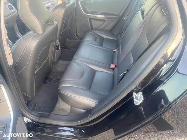 Volvo V60 D6 Plug-In-Hybrid AWD Geartronic Momentum - 15