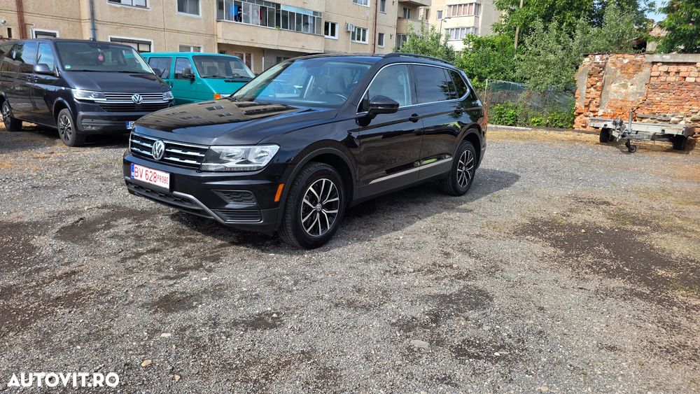 Volkswagen Tiguan - 1