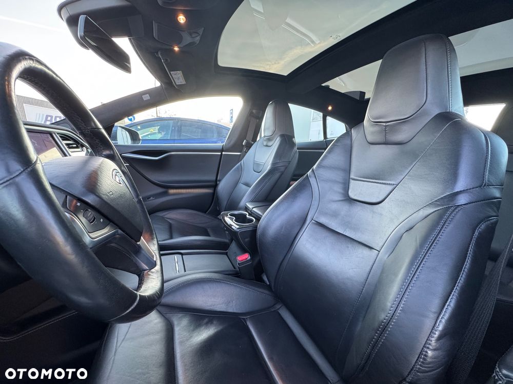 Tesla Model S - 11