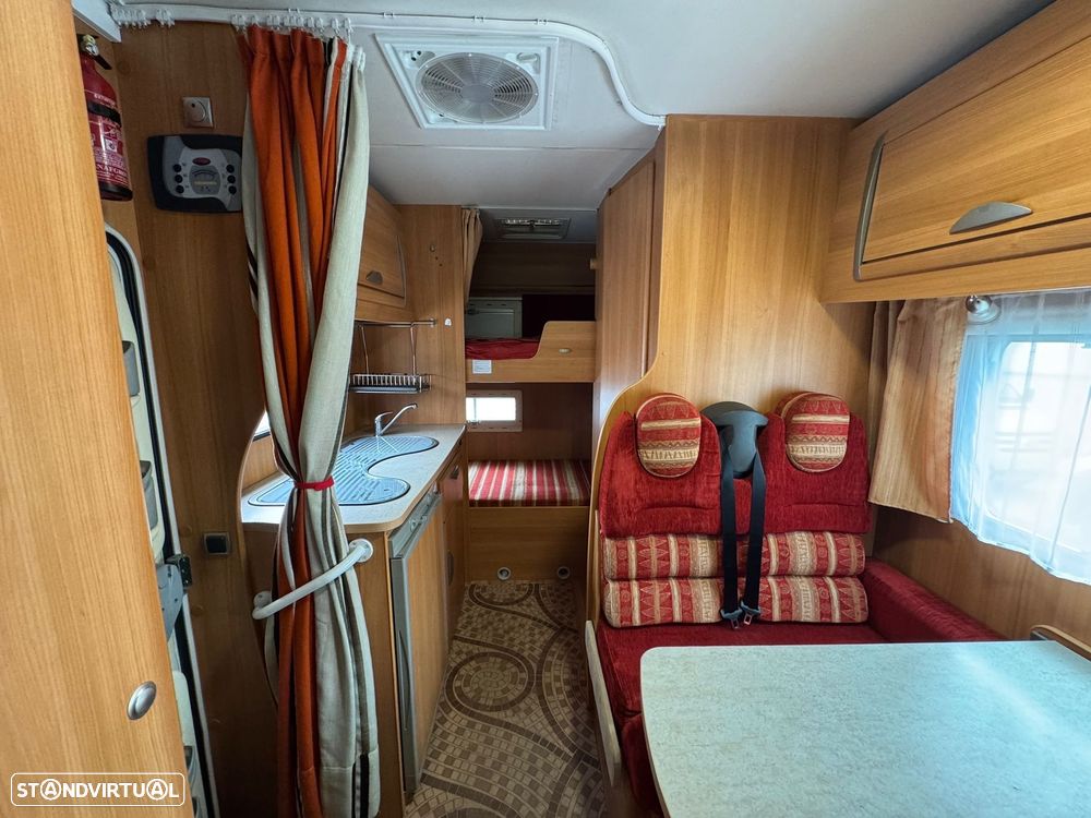 Ford Trigano Genesis 33 M08 - 6