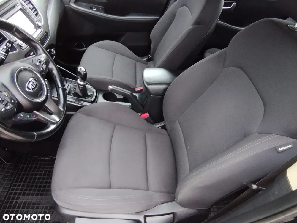 Kia Carens 1.6 GDI XL 7os EU6 - 9