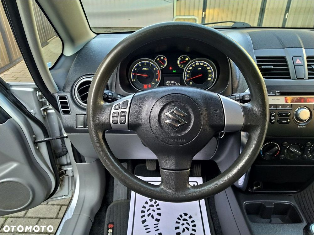 Suzuki SX4 1.6 Comfort 4WD - 17