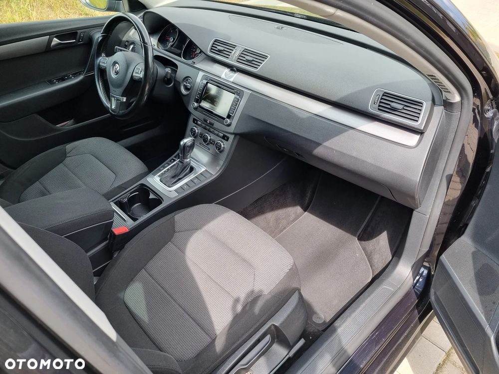 Volkswagen Passat 2.0 TDI Comfortline DSG - 21