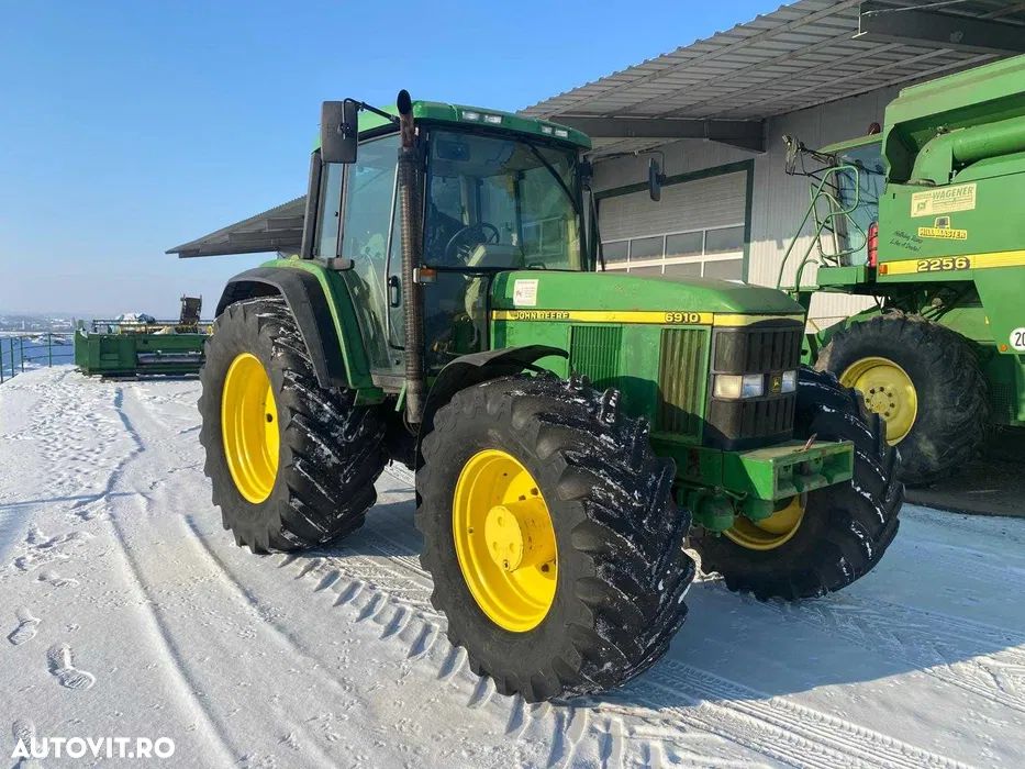 John Deere 6910S - 1