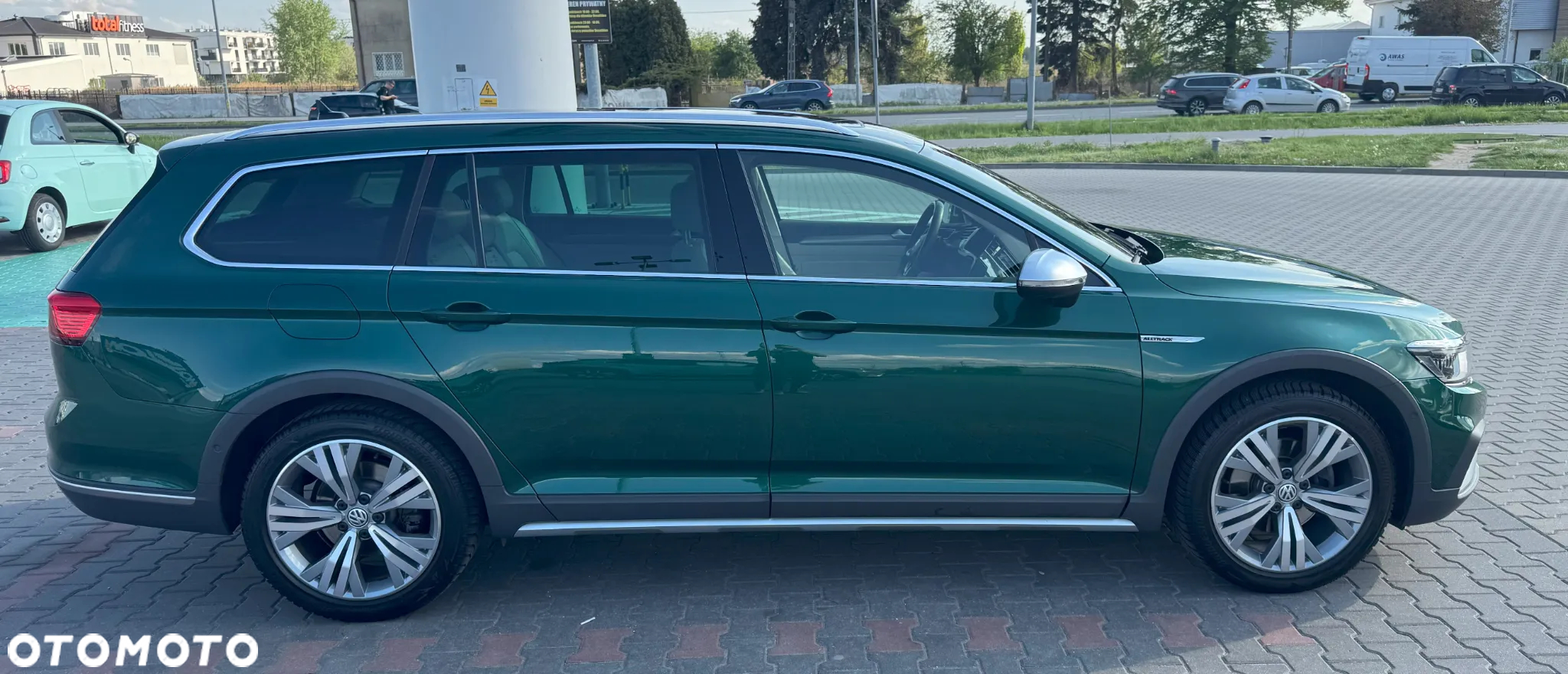 Volkswagen Passat - 4