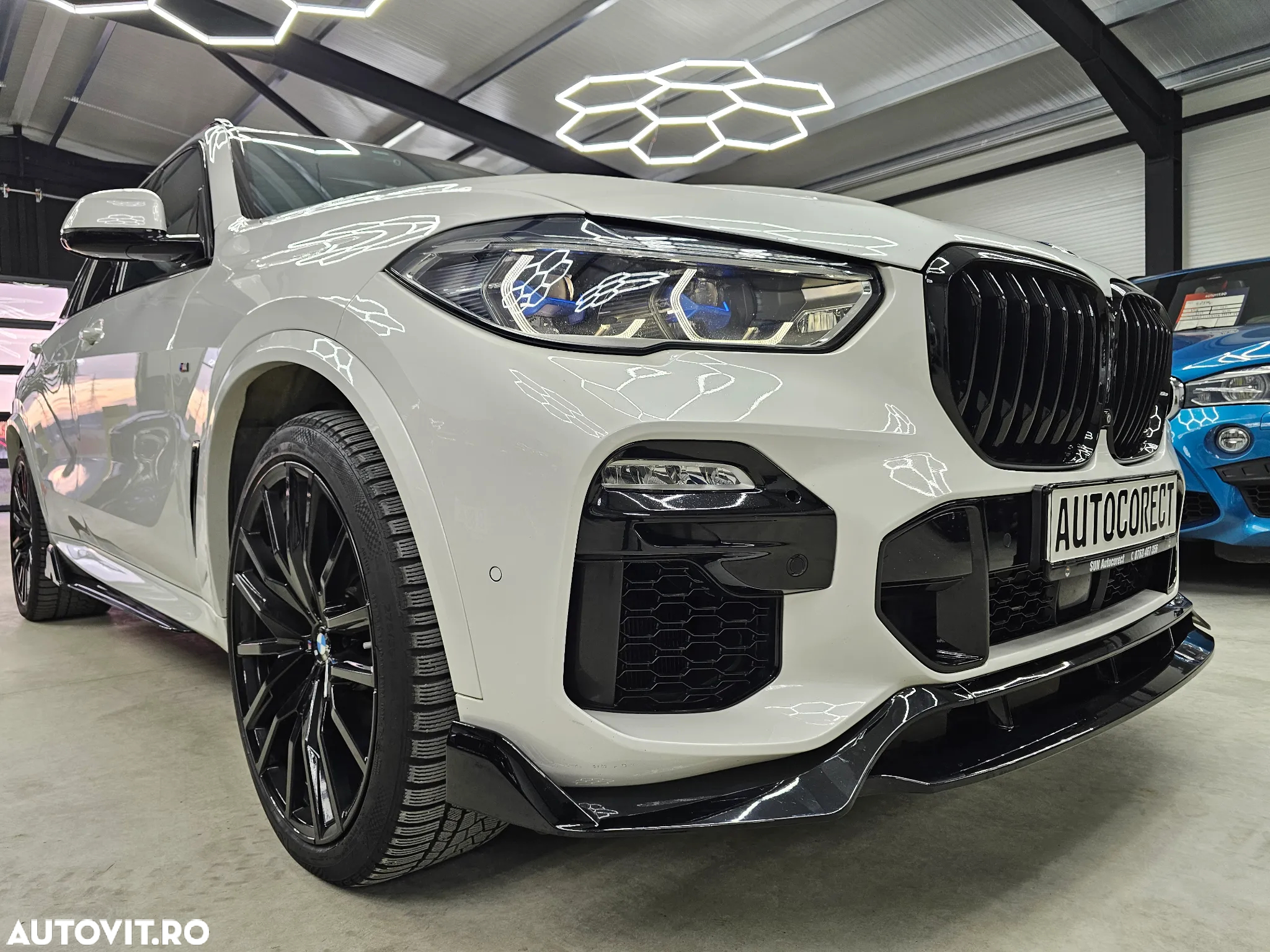 BMW X5 M M50i - 38