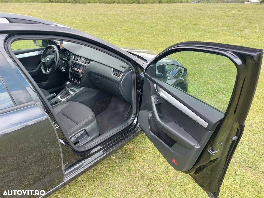 Skoda Octavia 1.6 TDI DSG Ambition - 6