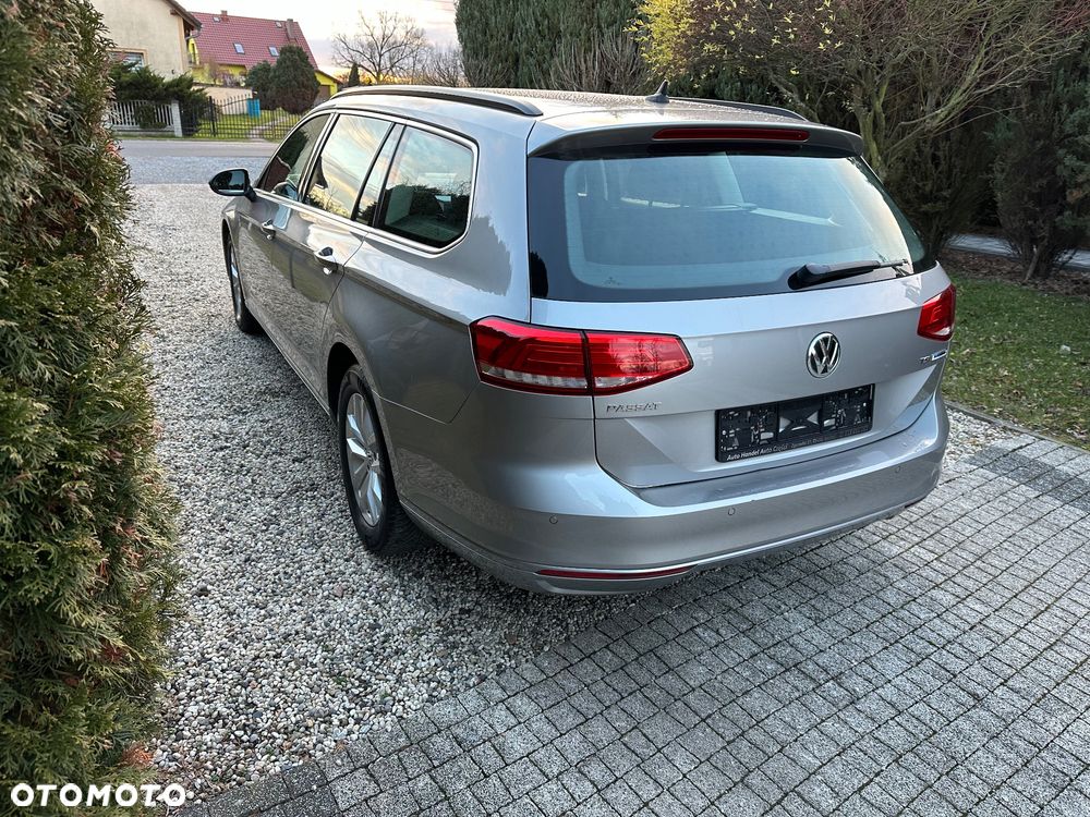 Volkswagen Passat - 4