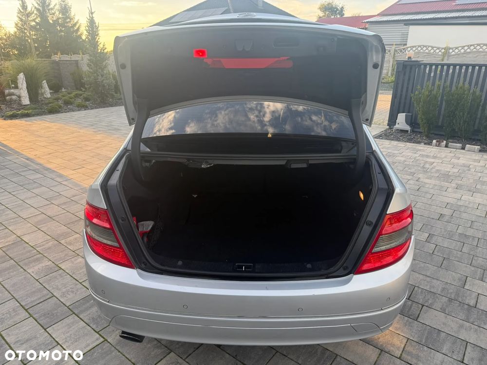 Mercedes-Benz Klasa C 220 T CDI DPF Automatik Avantgarde - 6